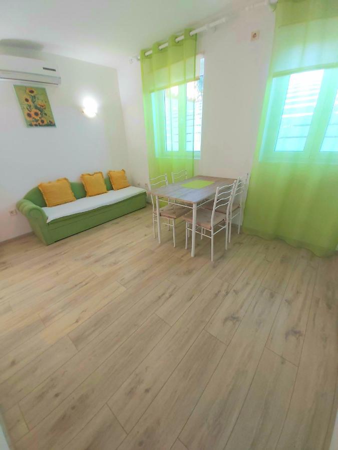 La Meri Daire Čunski Dış mekan fotoğraf