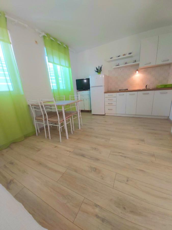 La Meri Daire Čunski Dış mekan fotoğraf